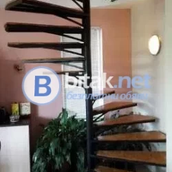 Метални врати, огради, навеси, парапети , стълби, козирки
